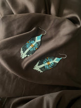 Load image into Gallery viewer, Turquoise star beaded earrings
